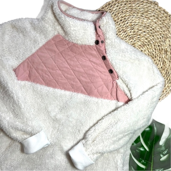 Boutique Pink White Fuzzy Teddy Bear Sherpa Pull On Sweatshirt Sweater Size S - Picture 3 of 15